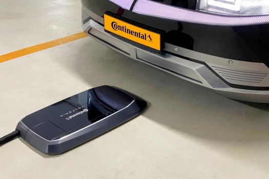 Continental stellt kompaktes und einfaches Roboter-Ladesystem für Elektrofahrzeuge vor