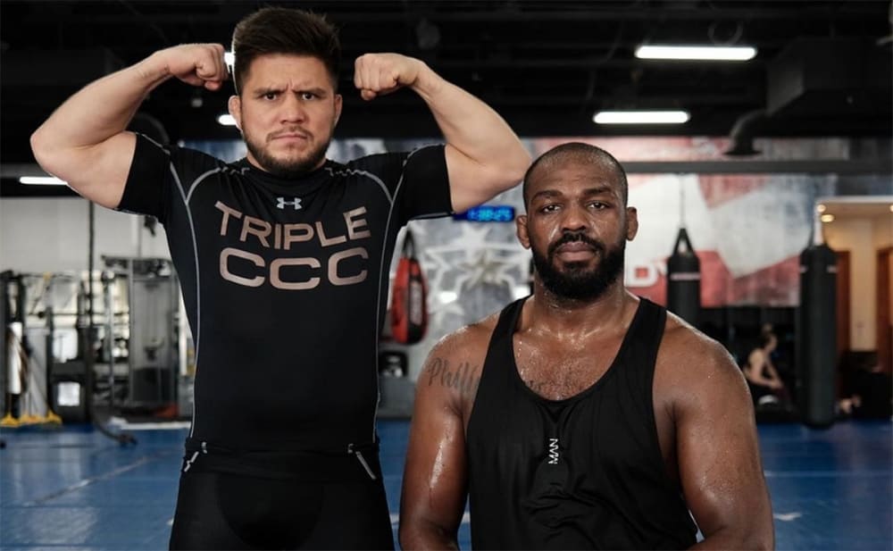 Henry Cejudo prevê luta entre Jon Jones e Stipe Miocic