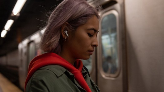 AirPods Pro의 새로운 펌웨어는 주변 사람에게 음성 향상을 제공합니다.