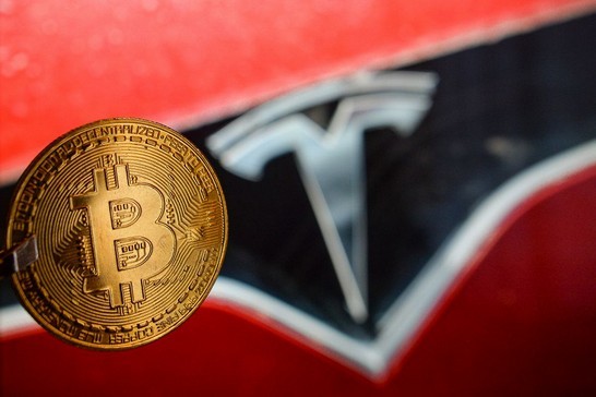 Elon Musk smette di vendere veicoli elettrici Tesla in Bitcoin