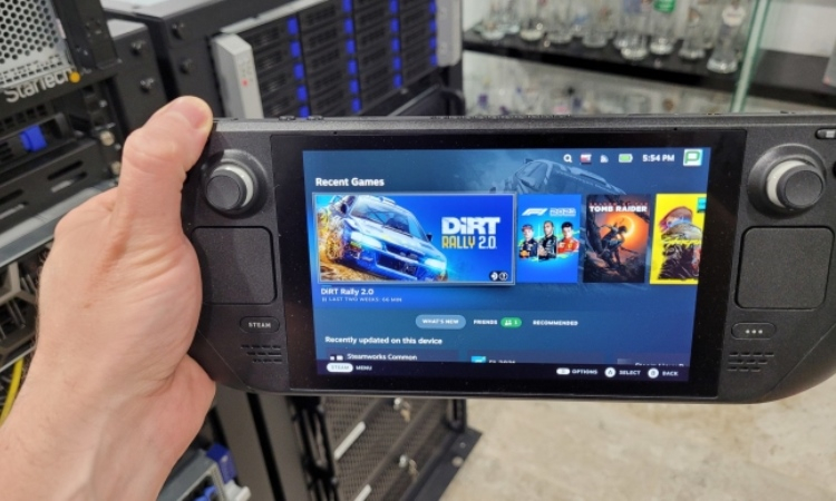 SteamOS 3.2 Betaには、ファンを制御し、画面のリフレッシュレートを変更する機能が導入されています