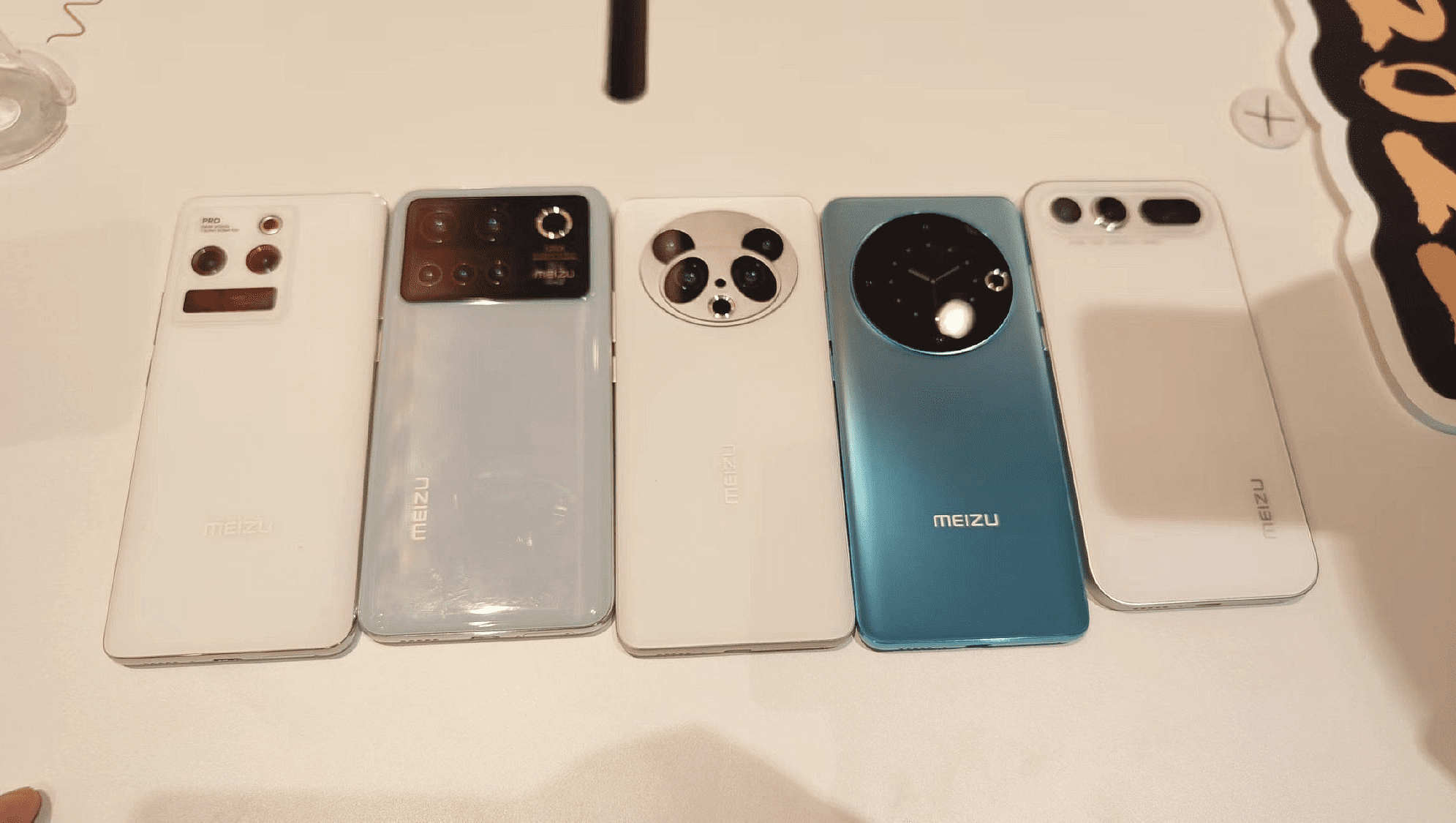 Il video mostrava molti strani concept di Meizu 19