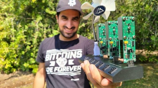 Um minerador de bitcoin barato e compacto 