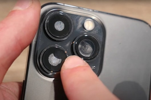 블로거는 iPhone 13 Pro를 0.5km 깊이에 잠겼습니다. 스마트 폰은 생존 했습니까?
