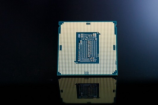 Intel Core i712650Hモバイルプロセッサのコア数はIntelCore i512500Hよりも少なくなっています