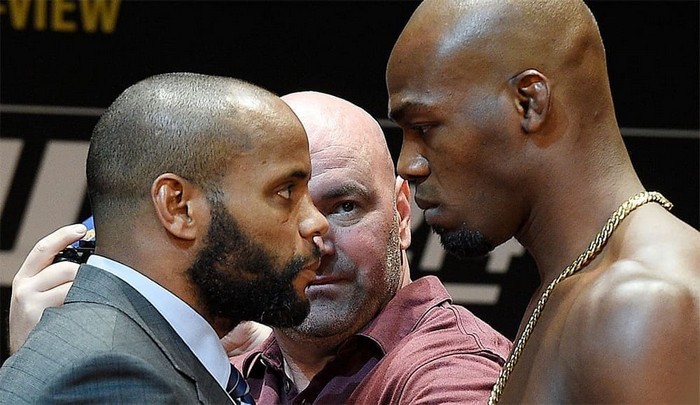 Daniel Cormier ha dato consigli a John Jones in relazione all'arresto e alla partenza dalla squadra
