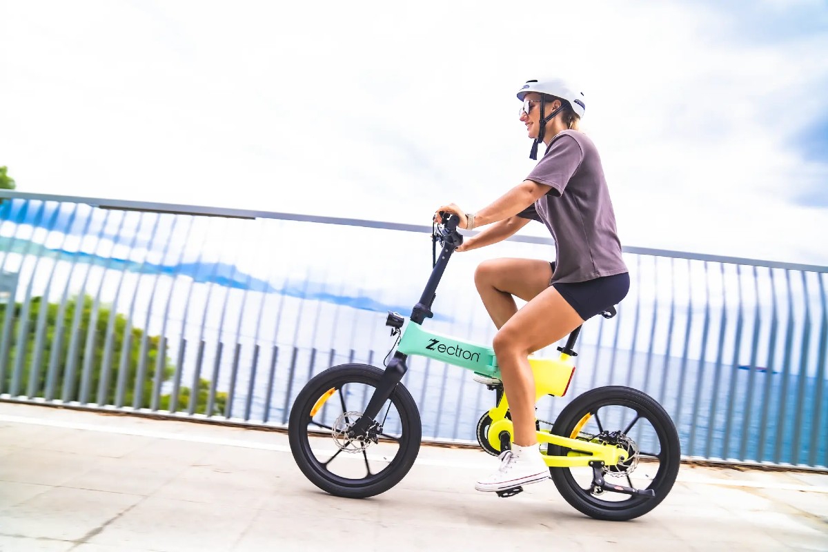 Vélo électrique pliant avec deux batteries a reçu une autonomie de 120 km