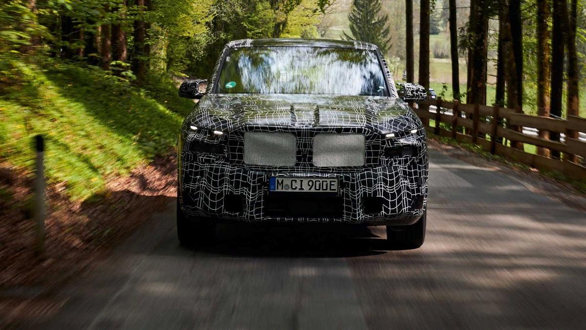 O novo BMW XM híbrido receberá duas versões com potência a partir de 650 cv. em 2023