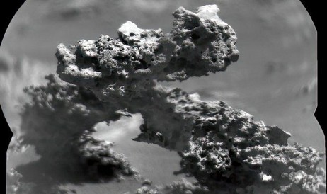 Curiosity descobriu um estranho arco de pedra em Marte