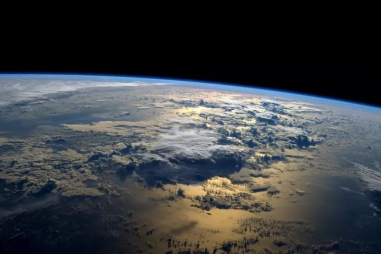 地球はより速く回転し始め、その理由は誰にもわかりません