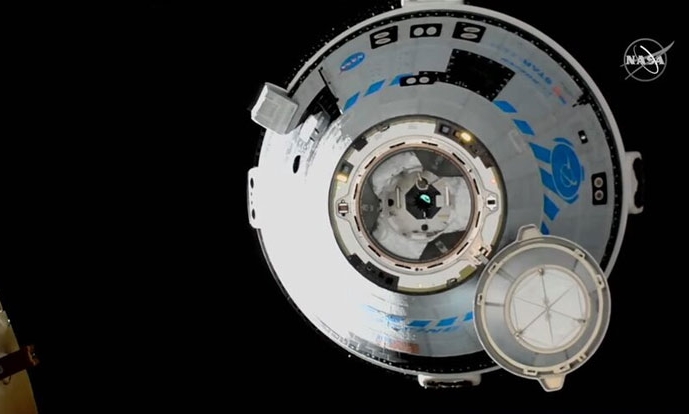 Boeing Starliner atracou com a ISS pela primeira vez