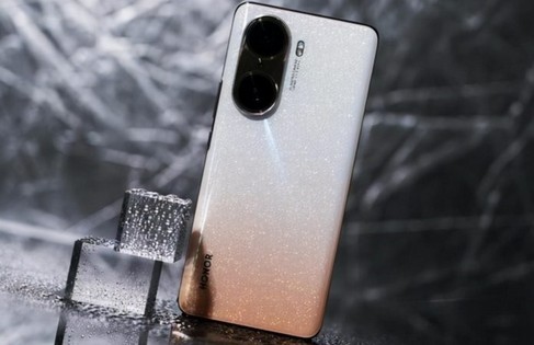 스마트 폰 Honor 70 Pro +의 공개 된 특성