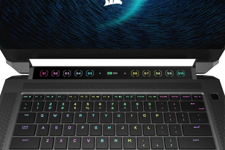 Corsairが最初のVoyager a1600ゲーミングノートパソコンを発表