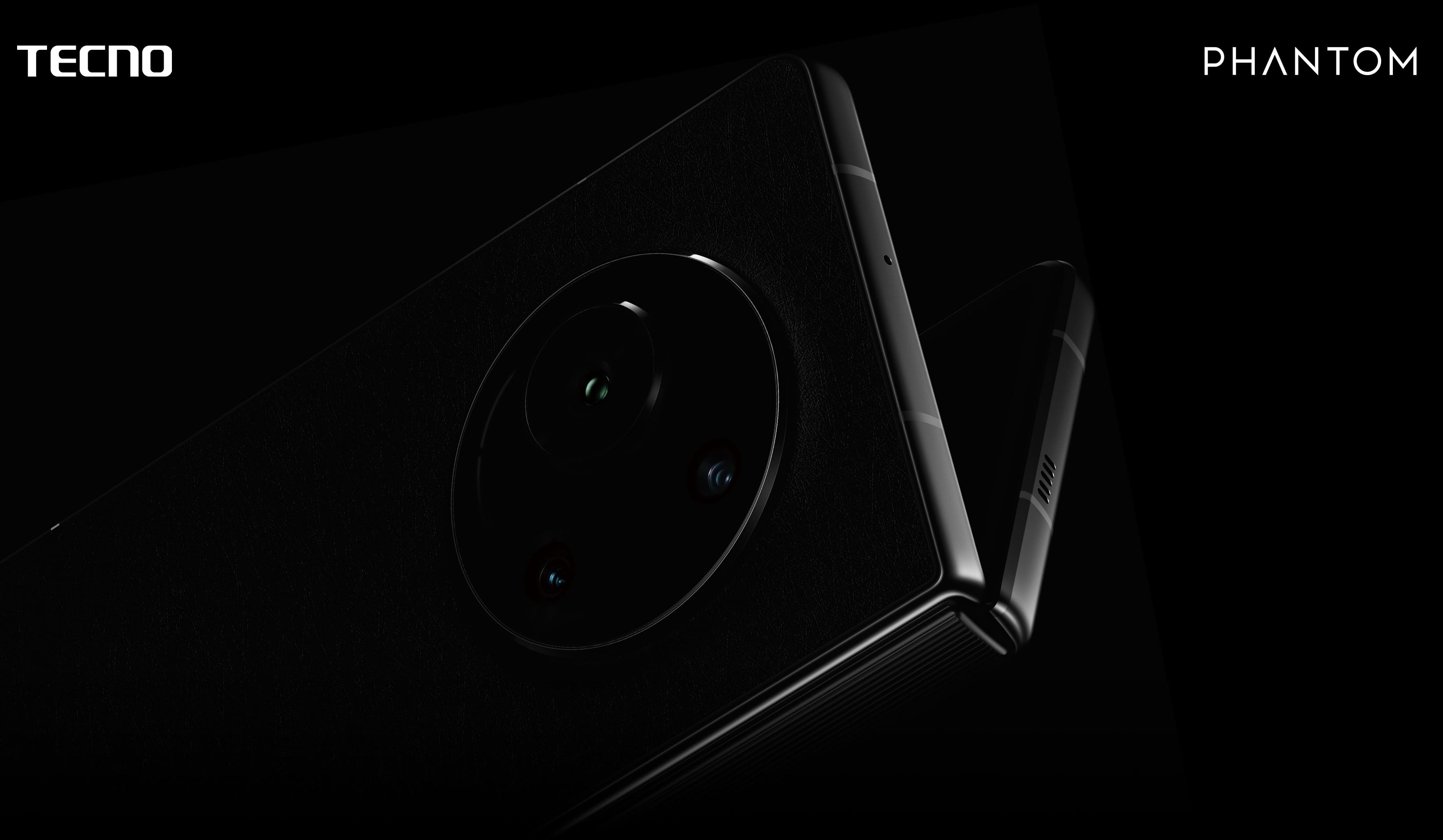 テクノは、新型スマートフォン「Phantom V Fold」を出展した。