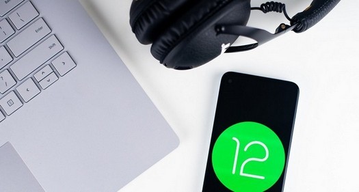 새로운 Android 12 베타는 스마트 자동 회전 화면 및 기타 기능을 제공합니다.