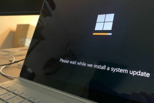 Microsoft: Windows를 올바르게 업데이트하려면 장치가 최소 8시간 동안 온라인 상태여야 합니다.