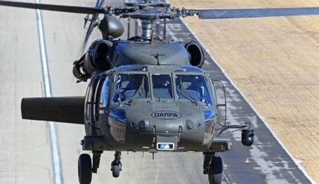 미국에서는 처음으로 UH-60A 블랙호크 헬리콥터의 완전 무인 버전이 테스트되었습니다.