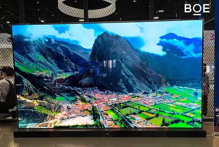 BOE enthüllt riesiges 8K-OLED-Display mit 120 Hz Bildwiederholfrequenz