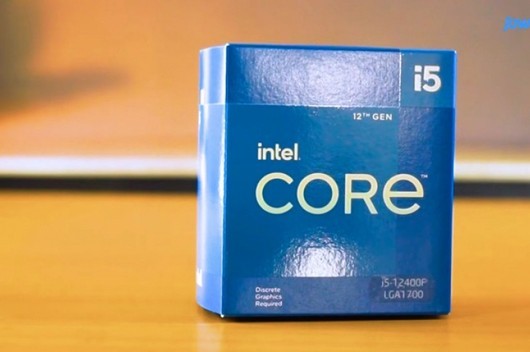 Blogger는 아직 출시되지 않은 Intel Core i5-12400을 스톡 쿨러로 다시 테스트했습니다.