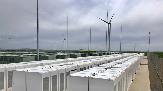 Der Besitzer des australischen Kraftwerks Tesla Megapack hat Klage eingereicht