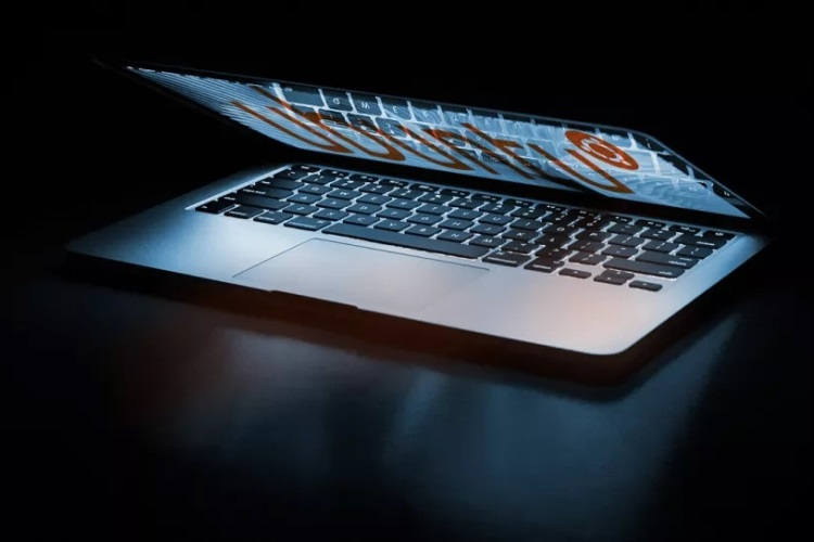 Das Linux-Kernel-Update könnte die Anzeige eines Laptops auf einem Intel-Prozessor physisch beschädigen