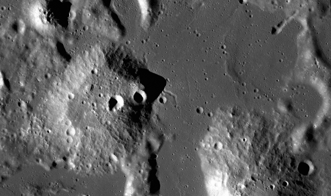 NASAは月面にある2つの奇妙なドームを探索したいと考えています