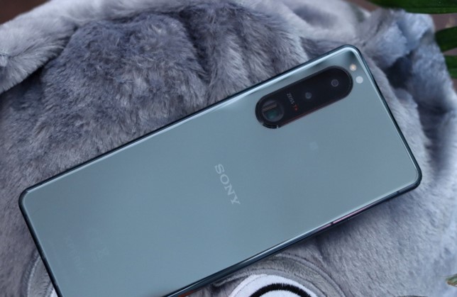 Sony Xperia 5 IVは6インチディスプレイと3.5mmヘッドフォンジャックを搭載