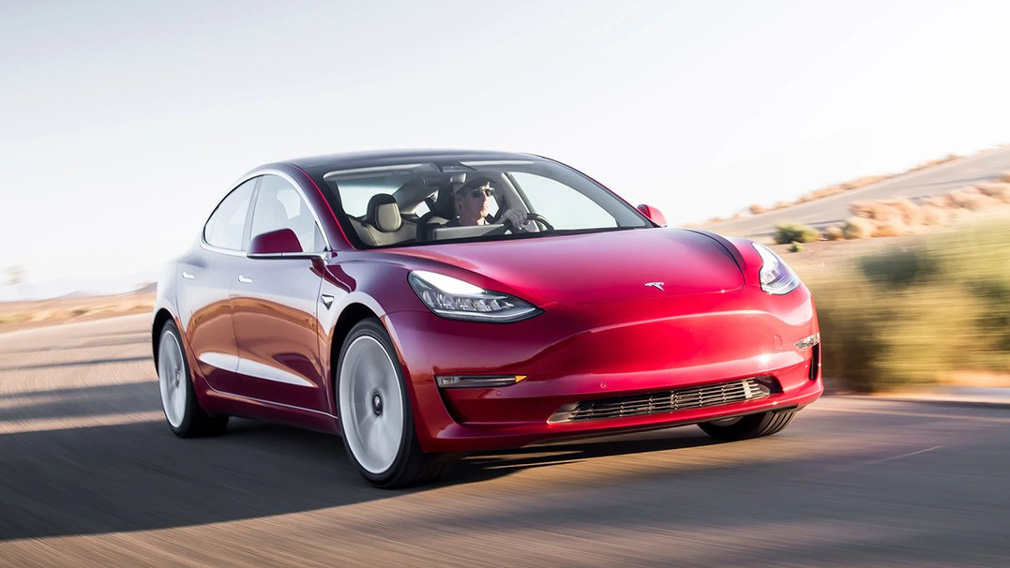 Tesla Model 3 lidera os 10 carros mais satisfeitos por seus proprietários