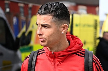 Cristiano Ronaldo hat einem autistischen Jungen das Telefon aus den Händen geschlagen. Die Mutter des Kindes klagt