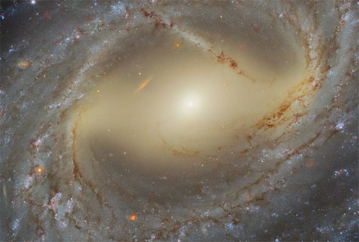 今日の写真：オオハシ星座の銀河の目