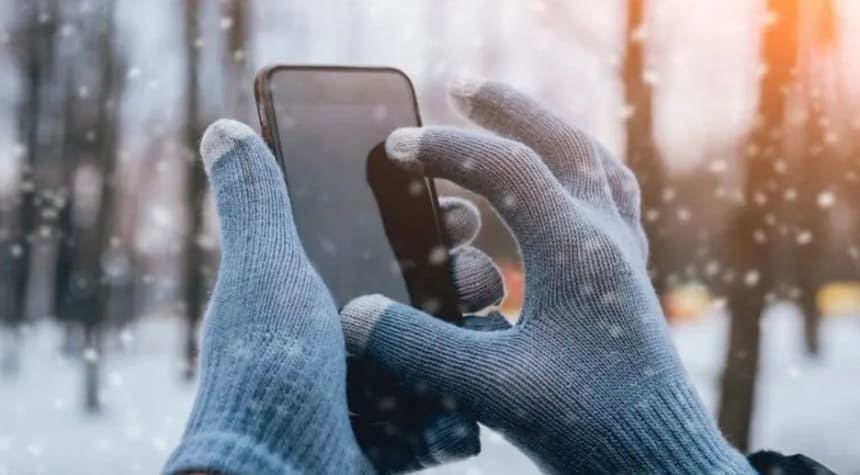 Como usar um smartphone quando está frio lá fora