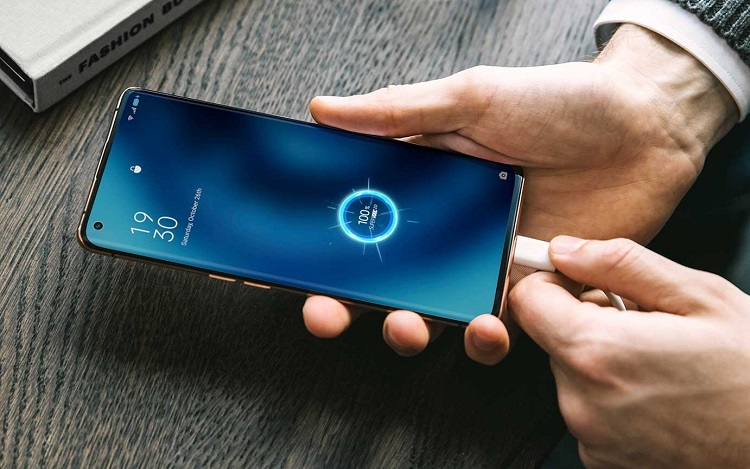 Oppo interromperà la spedizione di caricabatterie con alcuni smartphone il prossimo anno