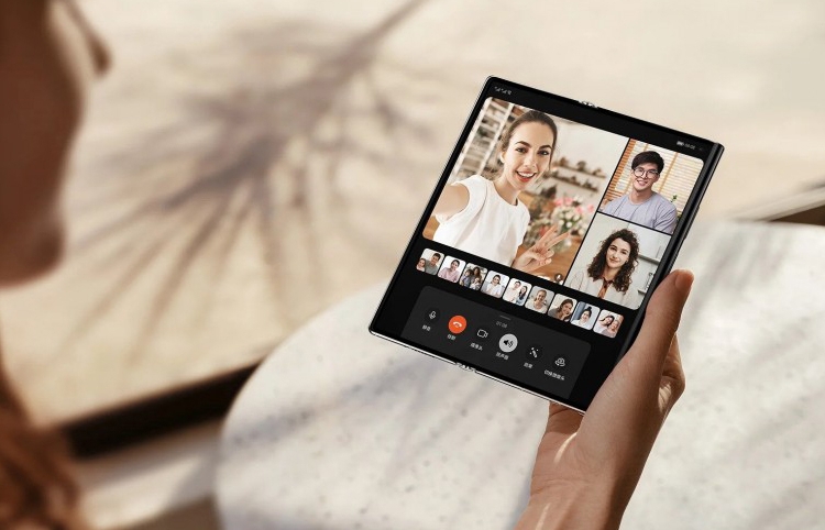 Huaweiは柔軟なスマートフォンMateXs2を1500ドルで発表しました