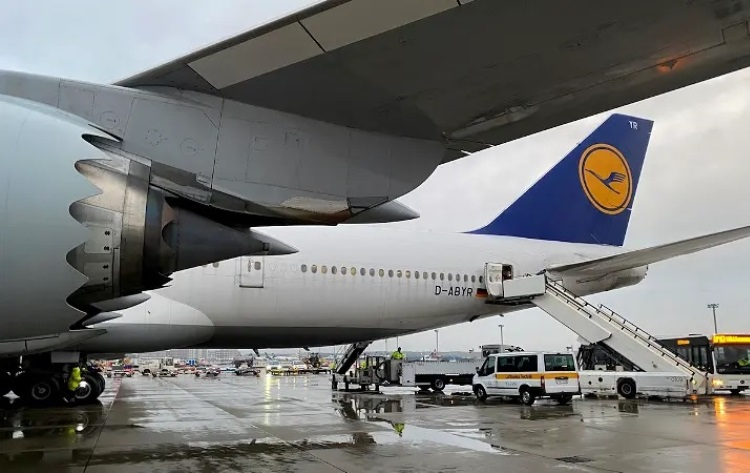 Companhia aérea alemã proíbe passageiros de avião de usar rastreadores AirTag