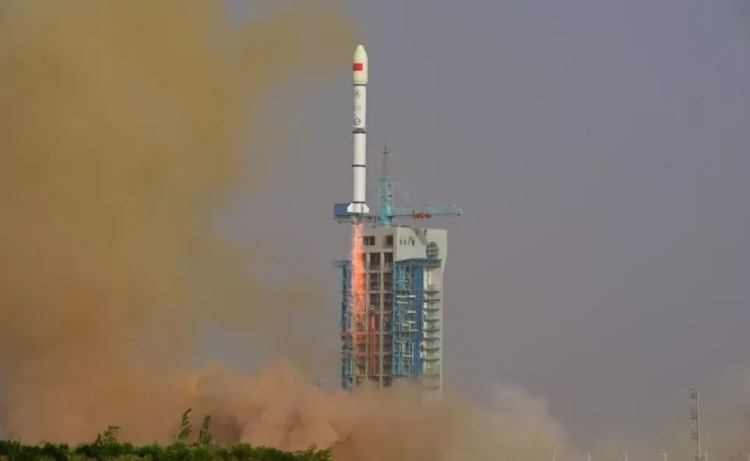 中国は3つのテスト通信衛星を軌道に打ち上げます