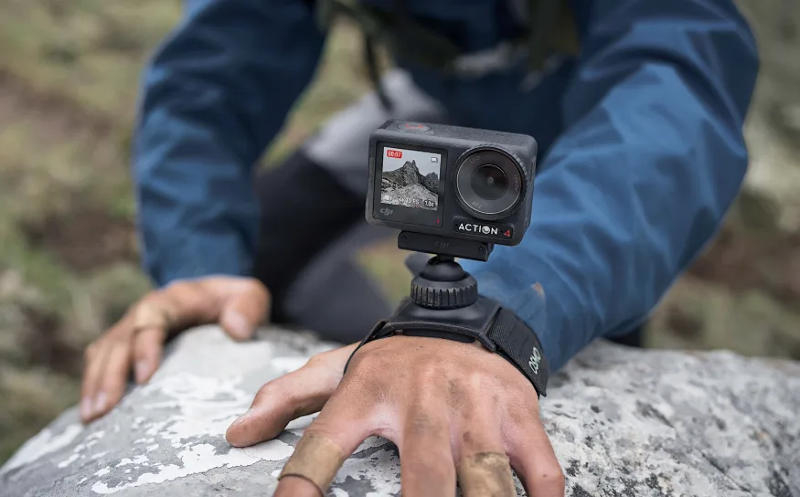 DJI presenta la action camera Osmo Action 4 con un sensore più grande