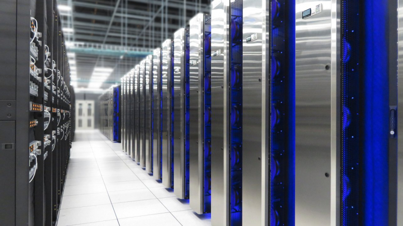 Tesla는 세계에서 7번째로 큰 GPU 슈퍼컴퓨터를 자랑했습니다.