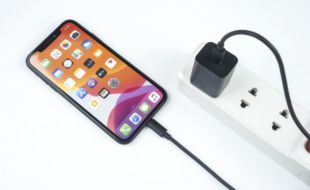 携帯電話を 85% まで充電する必要がある理由