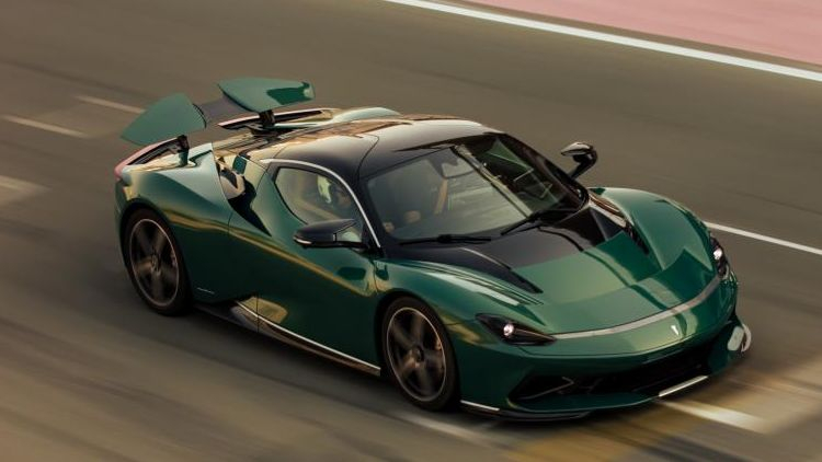 L'hypercar elettrica Pininfarina Batista accelera fino a 100 km/h in un record di 1,86 secondi