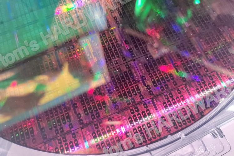Intel zeigte Siliziumwafer mit mysteriösem Raptor Lake mit 34 Kernen