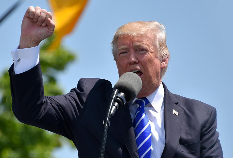 Le réseau social de Donald Trump a des problèmes avec la fusion SPAC - l'entrée à l'échange est retardée