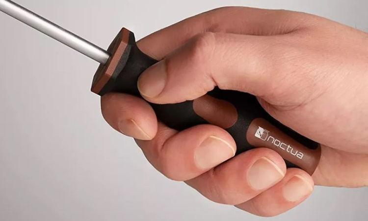 A Noctua lançou a chave de fenda perfeita para instalar coolers