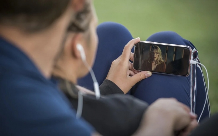 YouTubeはショートビデオサービスショーツの広告をテストしています