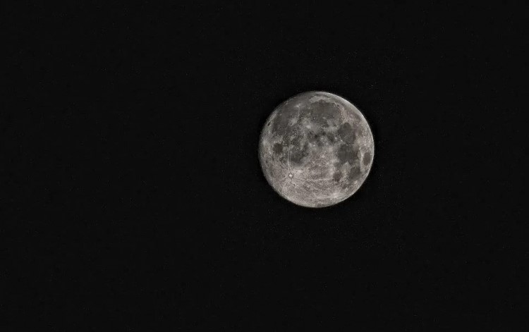 NASA の長官は、火星を使いこなすには月に住むことを学ばなければならないと言った