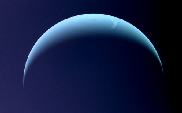 天文学者は海王星の温度の予想外の変化を記録しました