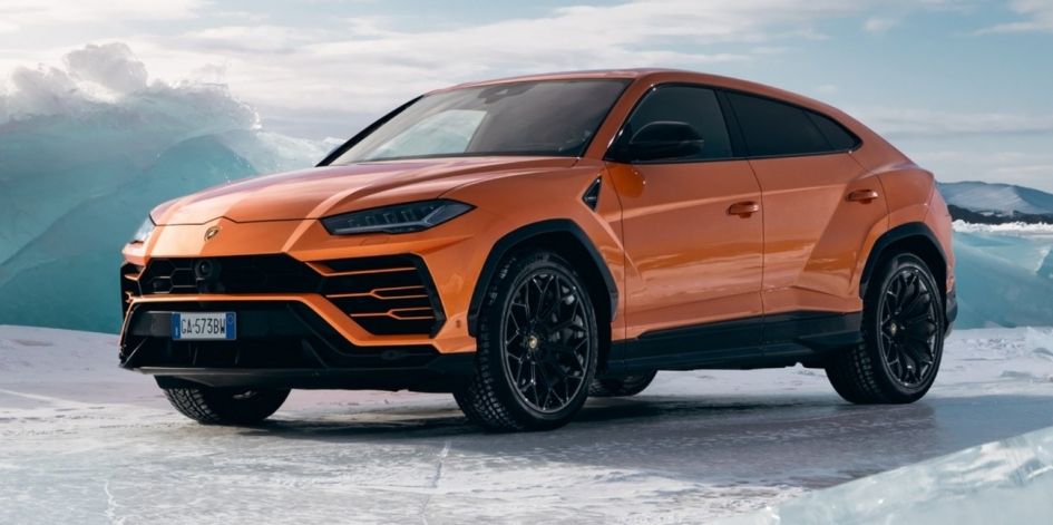 Lamborghini Urus Evo avvistata nei test