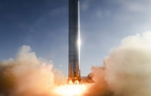 SpaceX ha condotto un lancio di prova dei motori del razzo super pesante Super Heavy