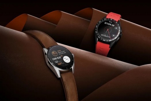 Tag Heuer lance la montre connectée de luxe Calibre E4 à partir de 1 800 $
