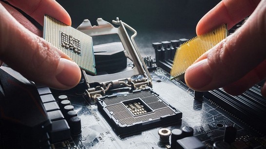 この日、IntelとAMDは新しいプロセッサについて話します。 ホットチップスイベントを待っています