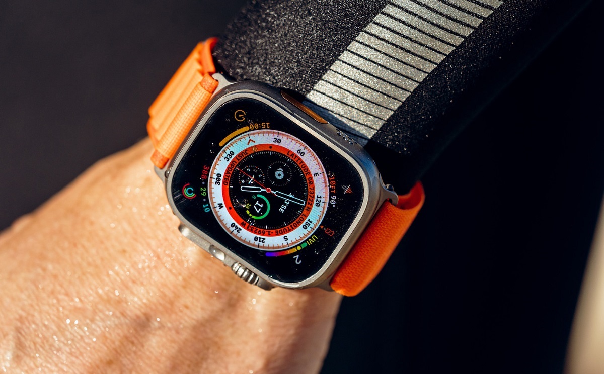 Vetro zaffiro Apple Watch Ultra testato per la durata